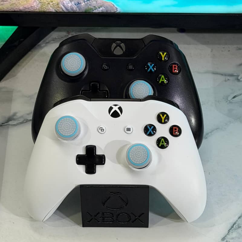 Xbox Remote Controller Holder (Black/White) 5