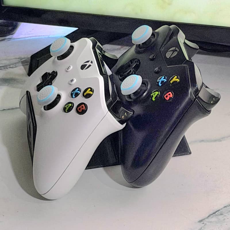 Xbox Remote Controller Holder (Black/White) 7
