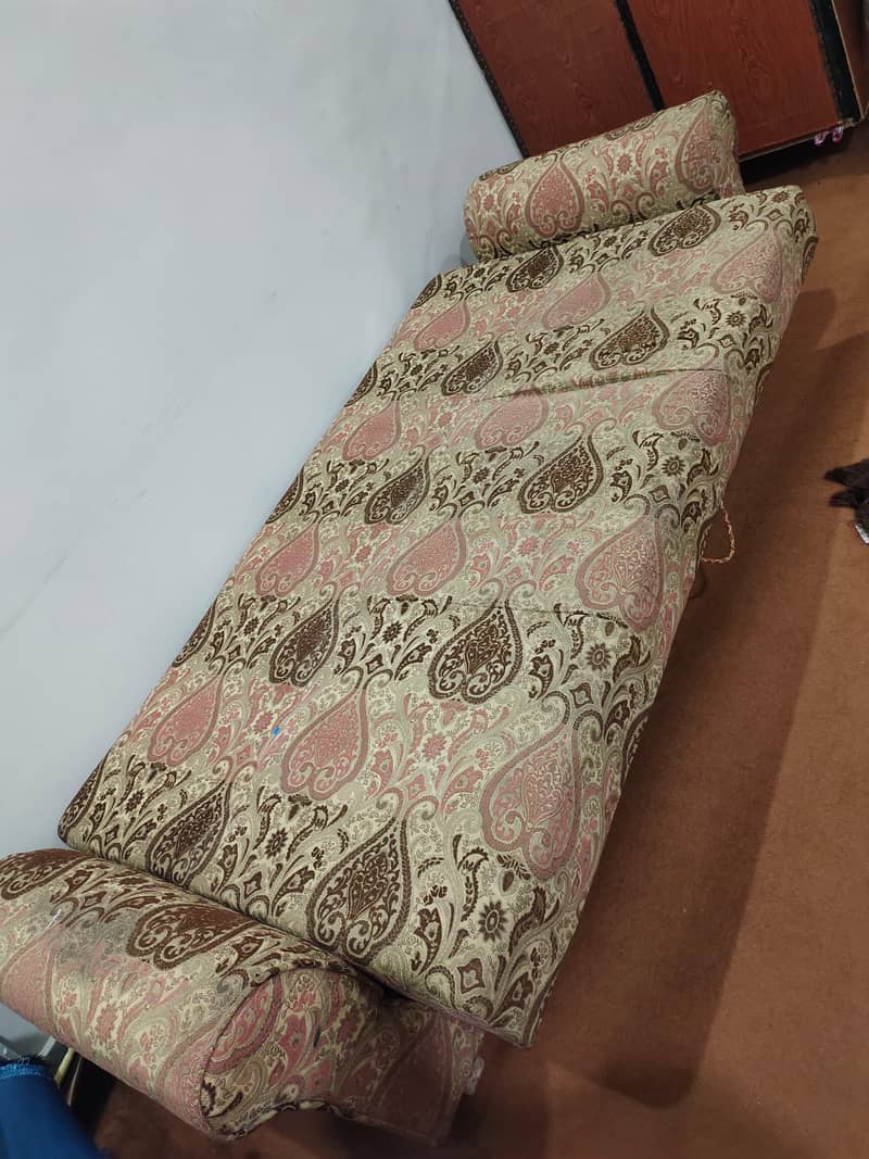 three seater sofa comes bed 1