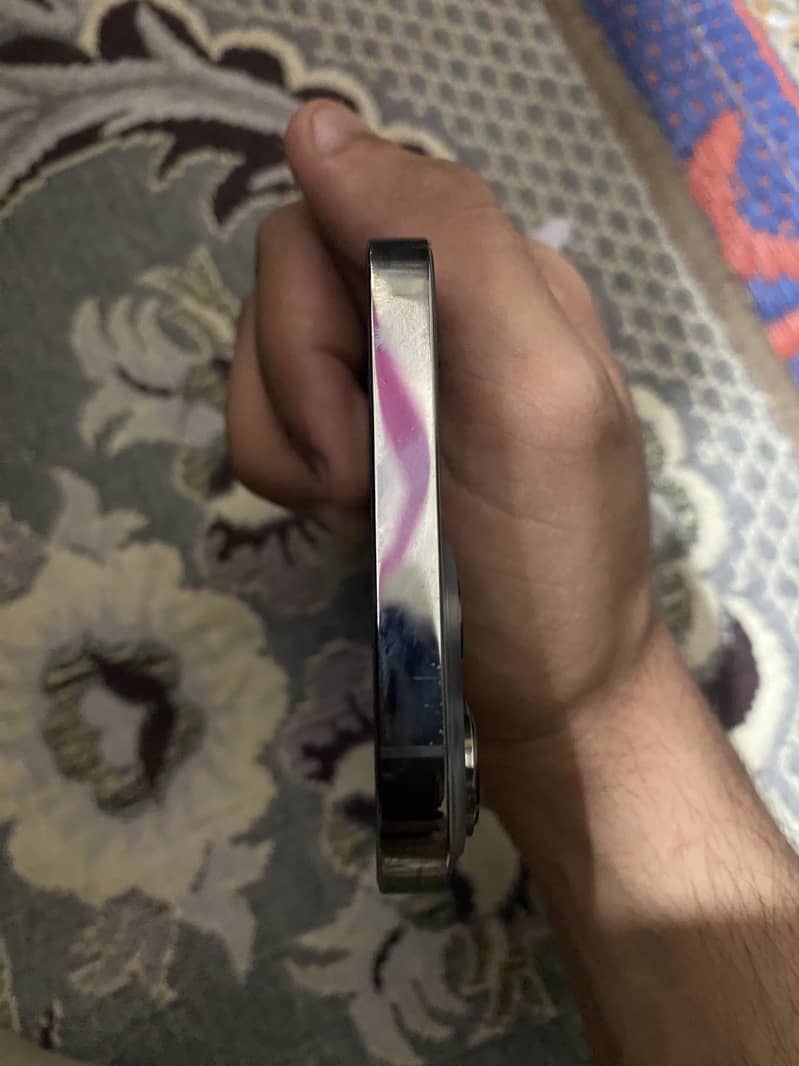 Apple iPhone 13 Pro Max 3