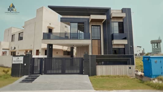 SYED BROTHERS PROUDLY OFFERS: 10-Marla Elegant And Fully Maintained Bungalow Is Available In The Best Block Of DHA Lahore.