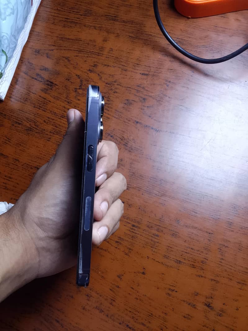Apple iPhone 14 Pro 2