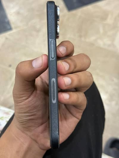 Apple iPhone 15