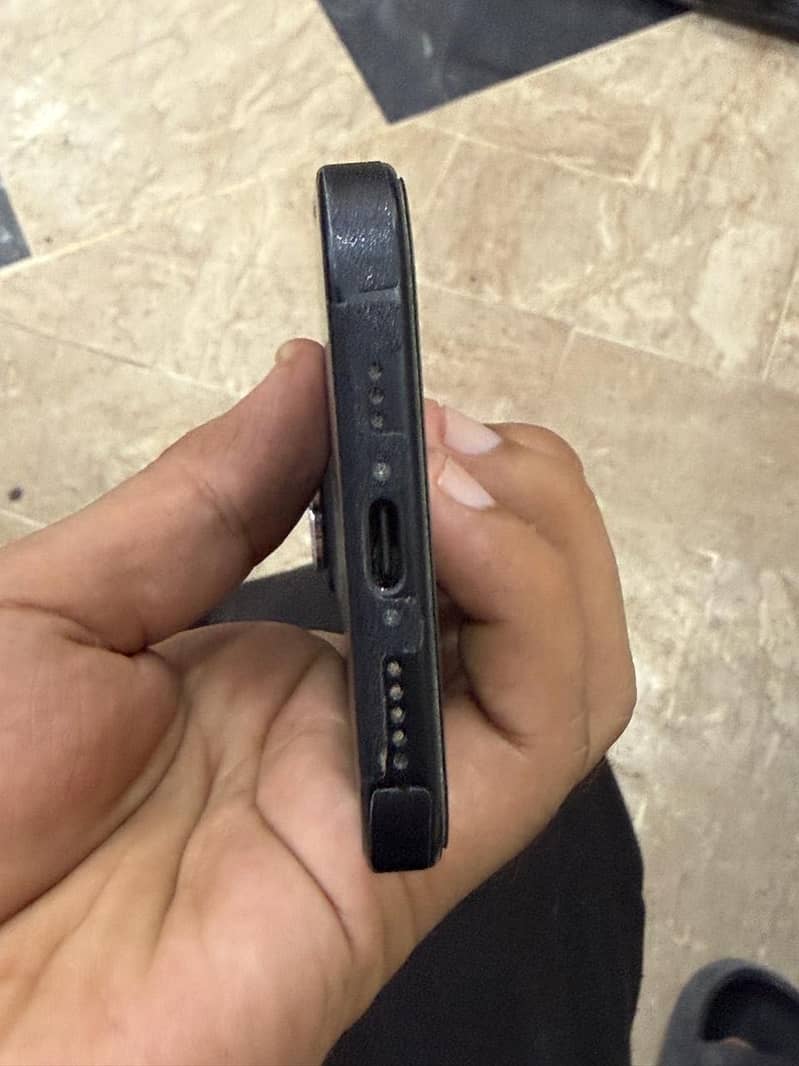 Apple iPhone 15 5