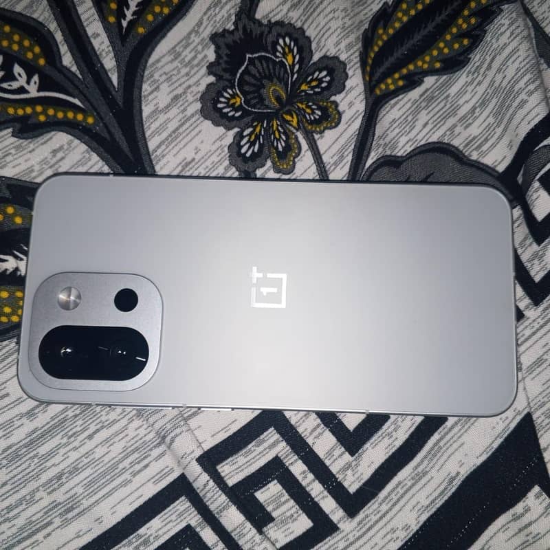 One Plus 13T 6