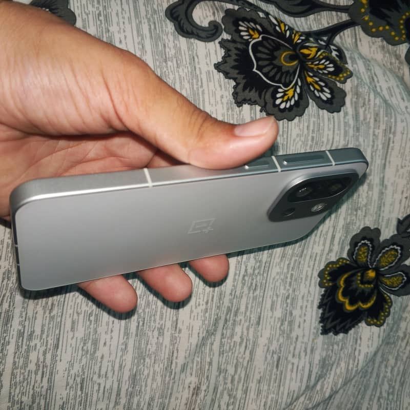 One Plus 13T 7