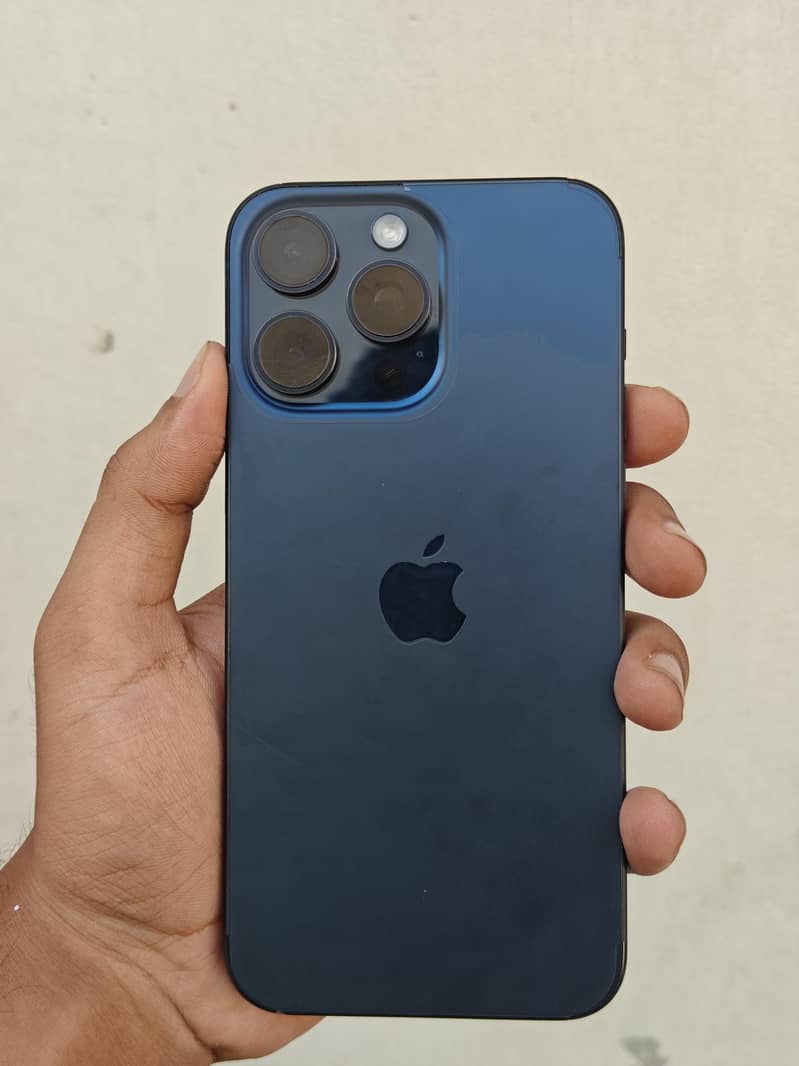 Apple iPhone 15 Pro Max 0