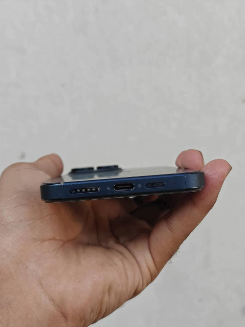 Apple iPhone 15 Pro Max 3