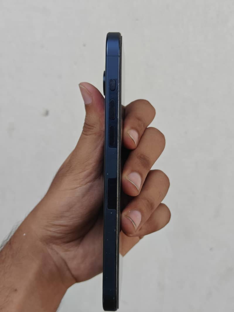 Apple iPhone 15 Pro Max 6