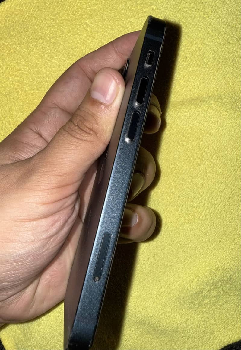 Apple iPhone 13 mini 2