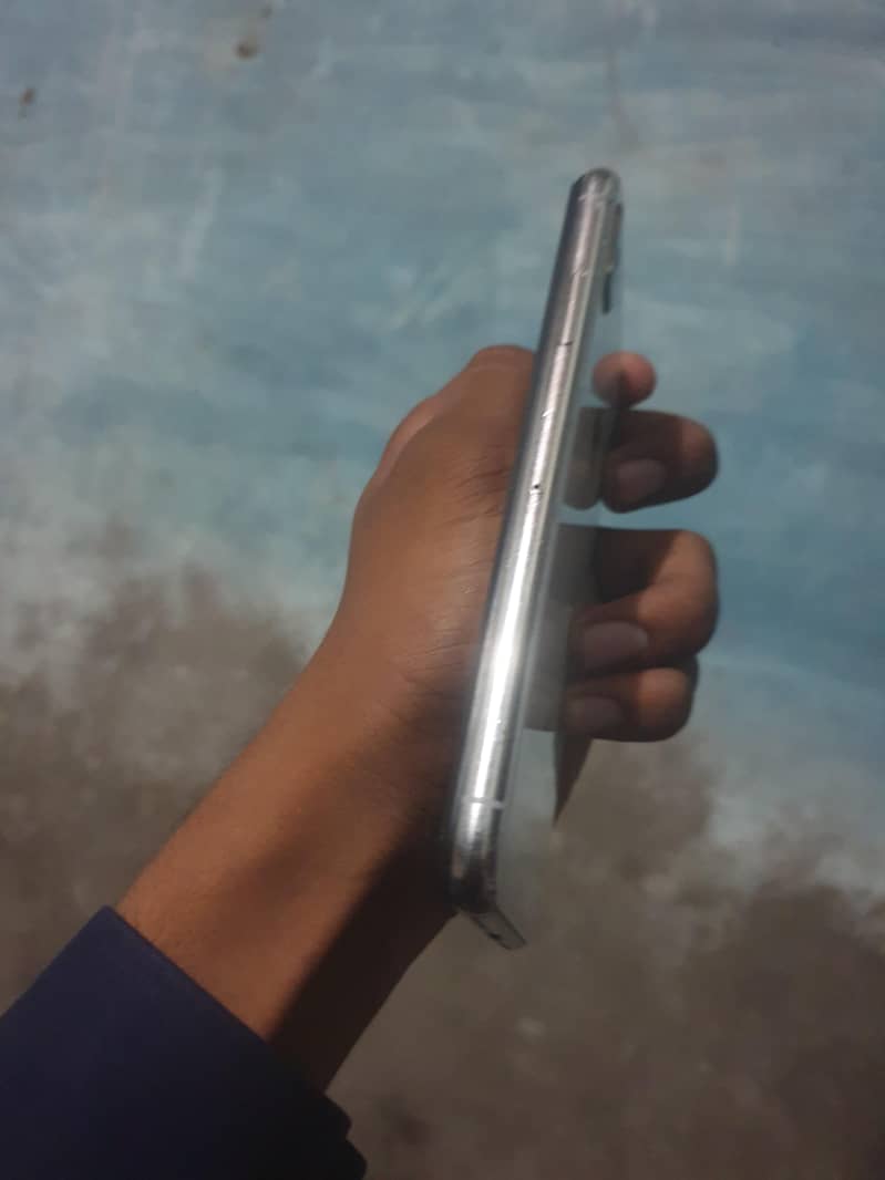 Apple iPhone X 2
