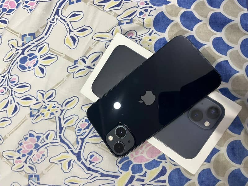 Apple iPhone 13 0