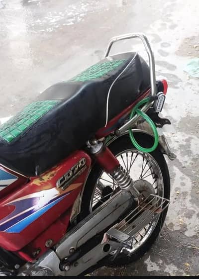 road prince good condition  contact 03213675619