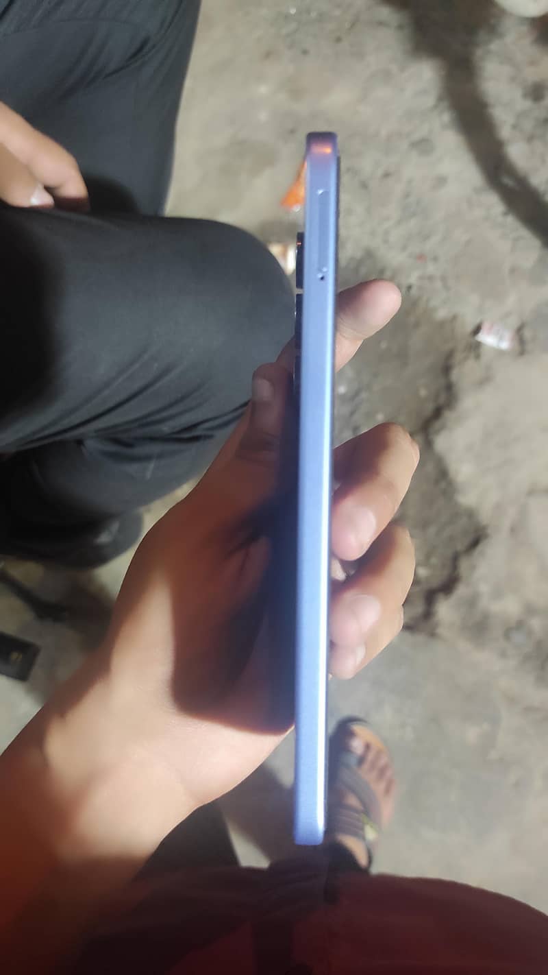 Techno spark 40 pro 4