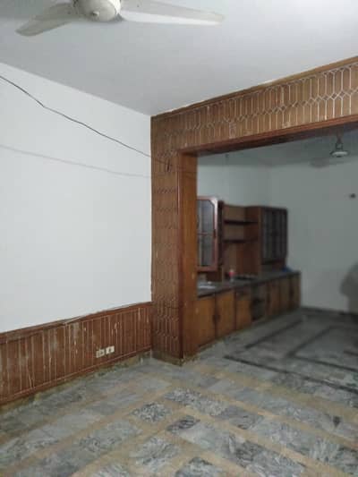 5 MARLA LOWER PORTION AVAILABLE FOR RENT FOR SMART FAMILY NEAR LGS E1