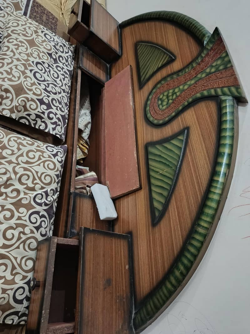 Queen size Double bed 4