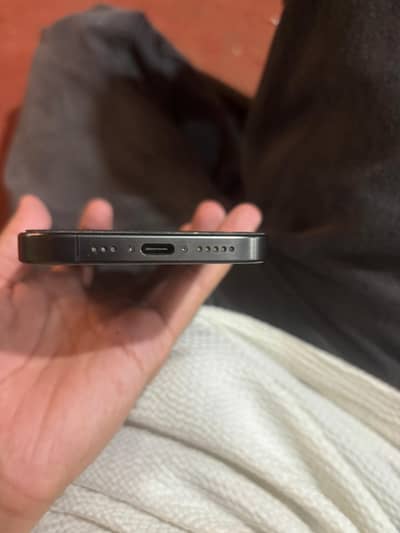iPhone 15 Pro jv