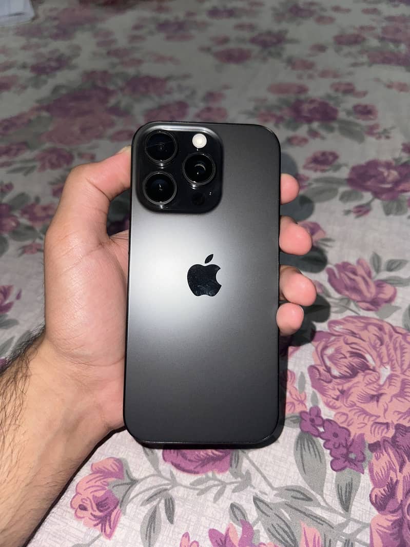 Apple iPhone 16 Pro 4