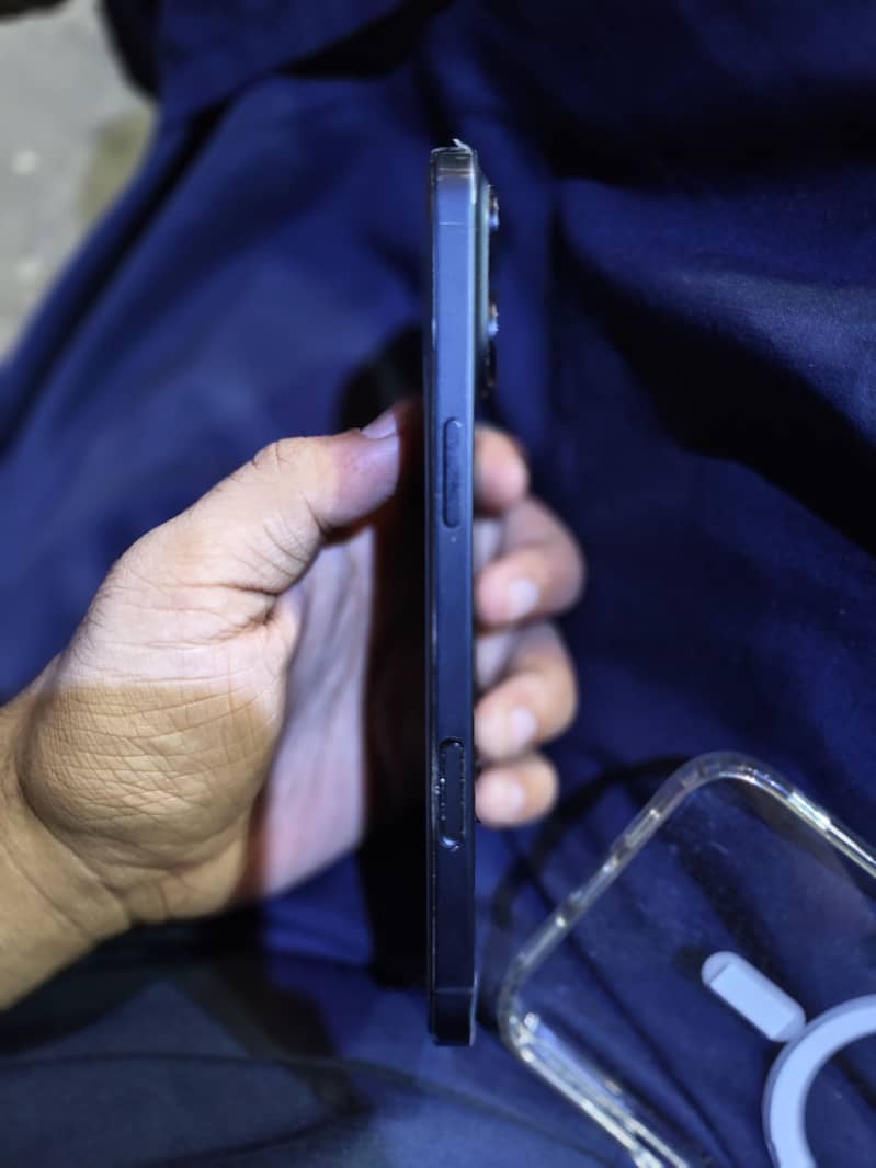 Apple iPhone 16 Plus 2