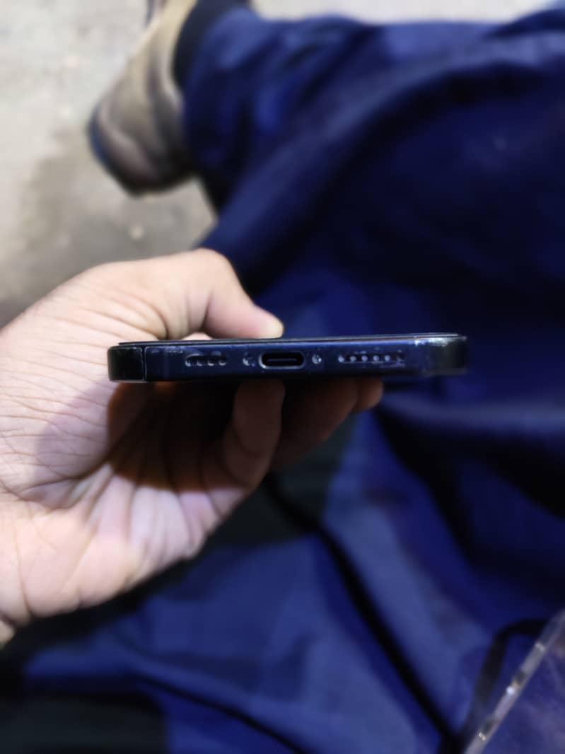 Apple iPhone 16 Plus 3