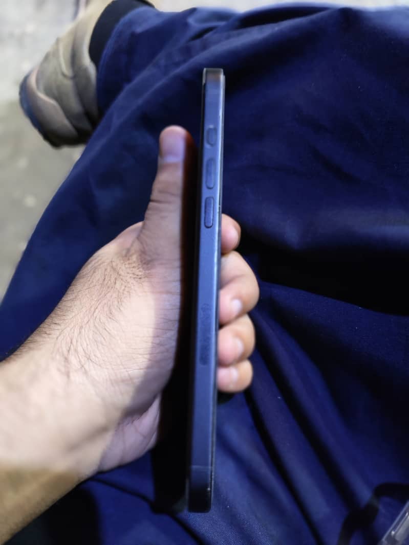 Apple iPhone 16 Plus 4