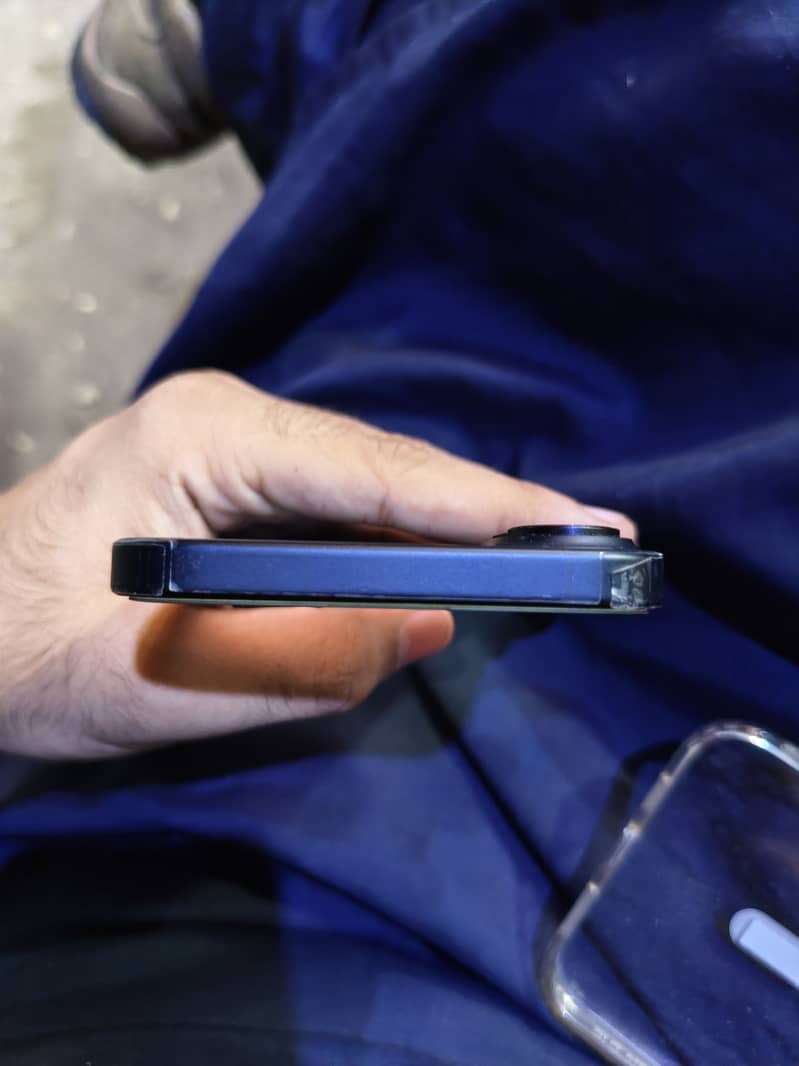 Apple iPhone 16 Plus 5