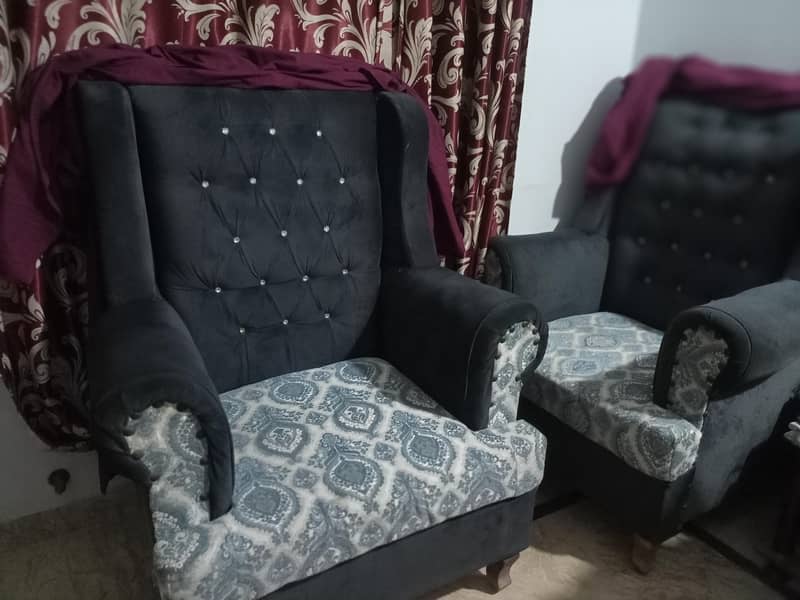 7 seatar sofa set. 2