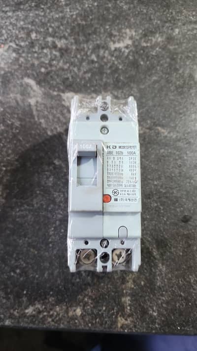 Electric cercut breakers