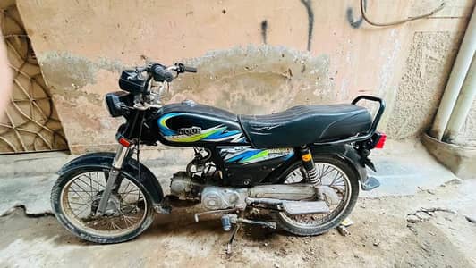 unique CD 70 seald engine long bike all ok with golden number geniun b