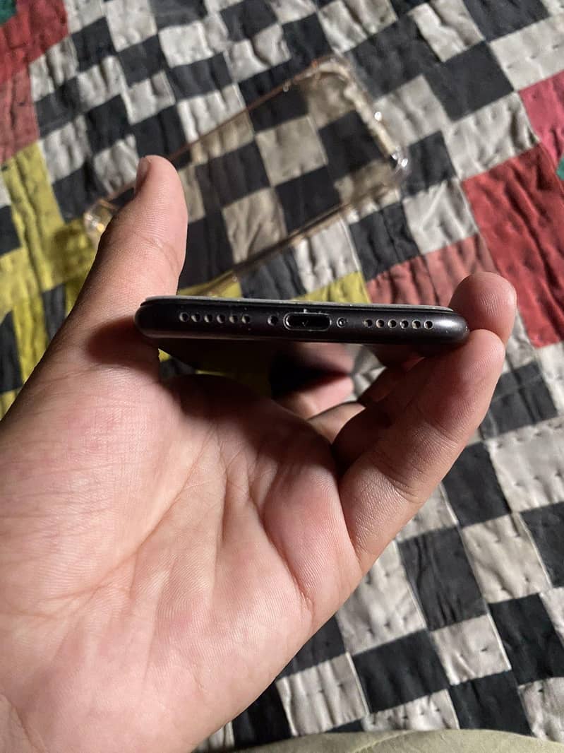 Apple iPhone 7 4