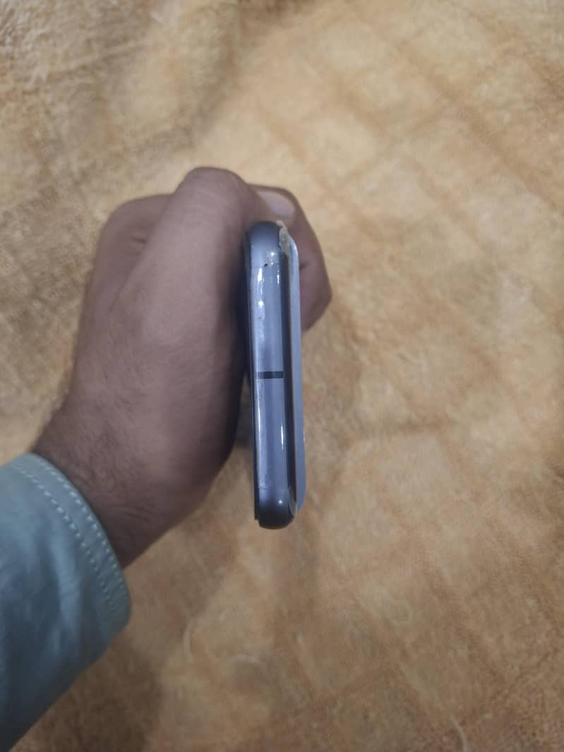 Google Pixel 8 4