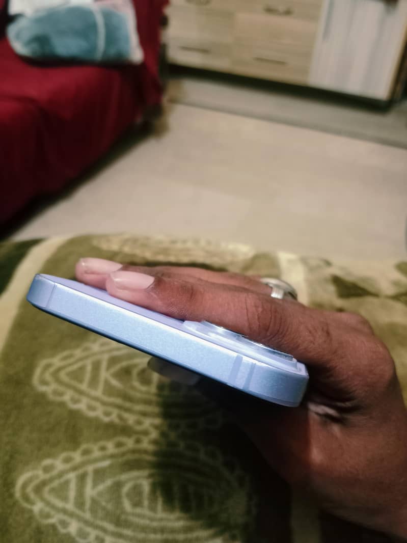 Apple iPhone 14 plus 0