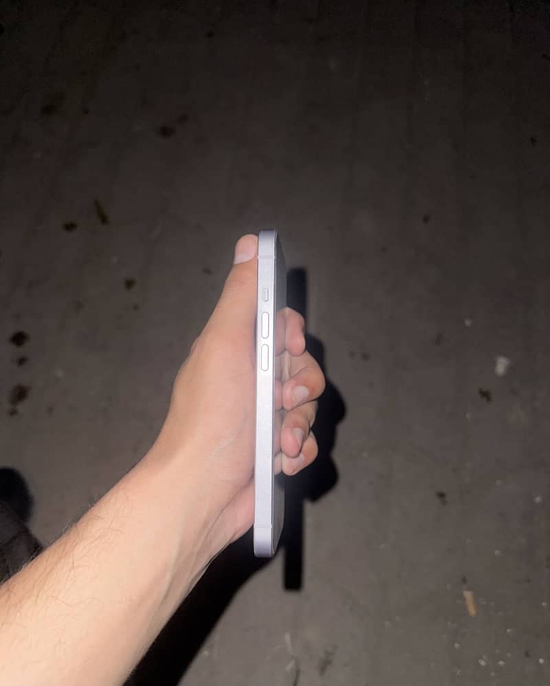 iPhone 14 Jv 1