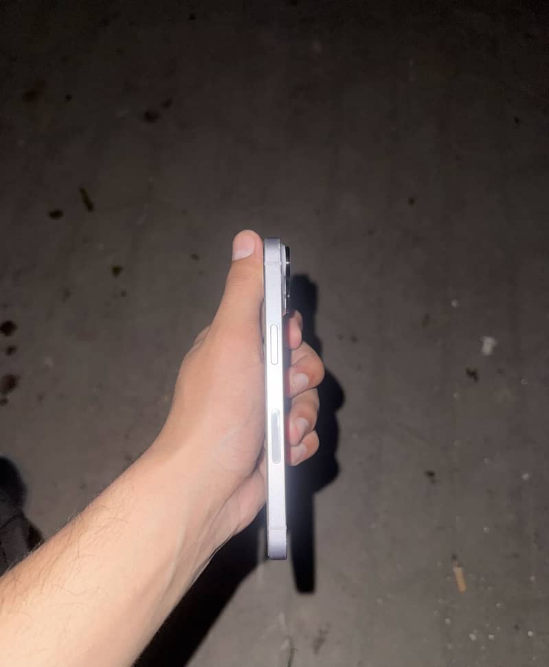 iPhone 14 Jv 4