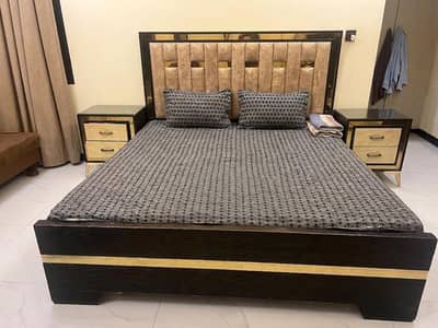 Complete Bedroom Set for Sale – Bed, Wardrobe & Dressing Table