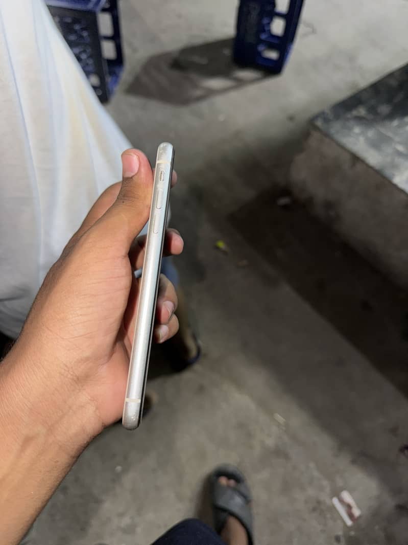 Apple iPhone 11 2