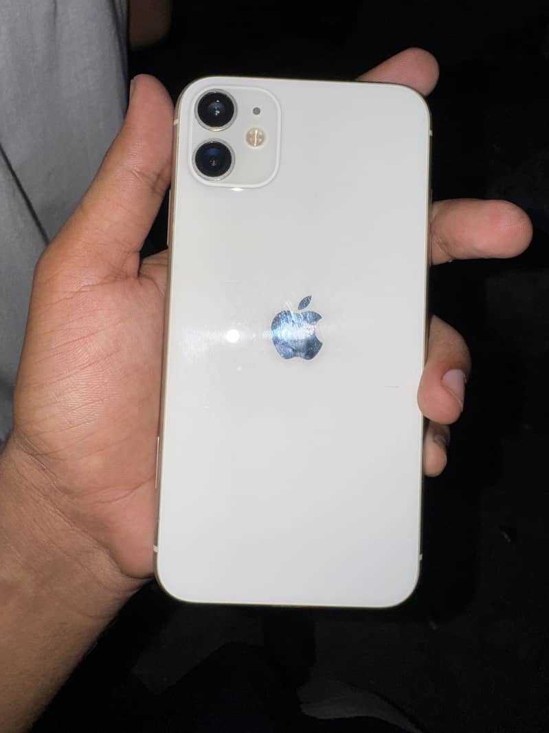 Apple iPhone 11 3