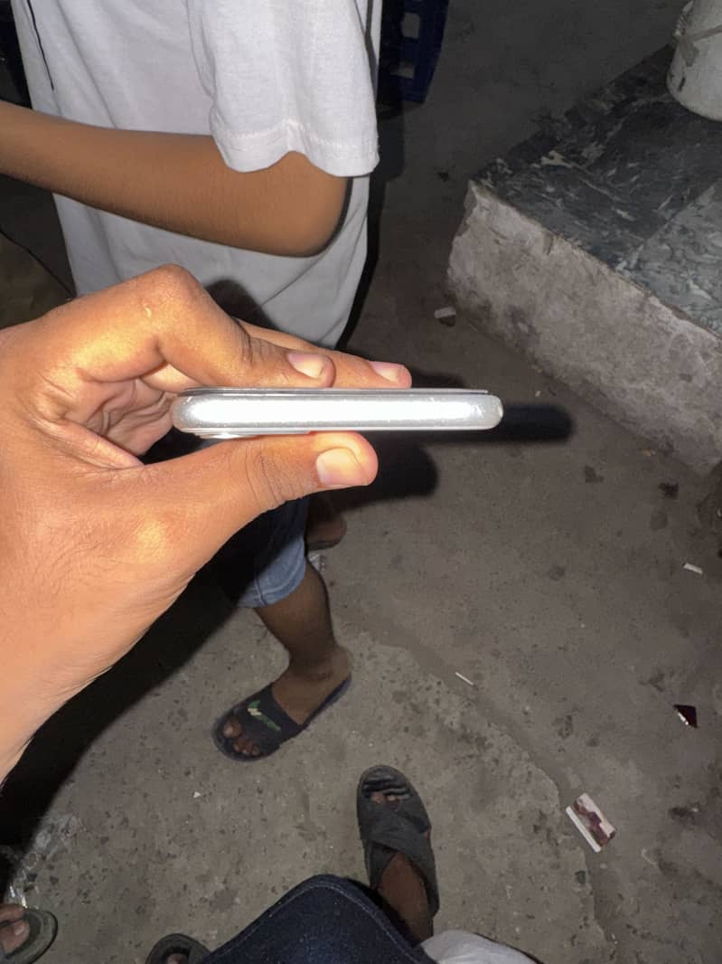 Apple iPhone 11 5