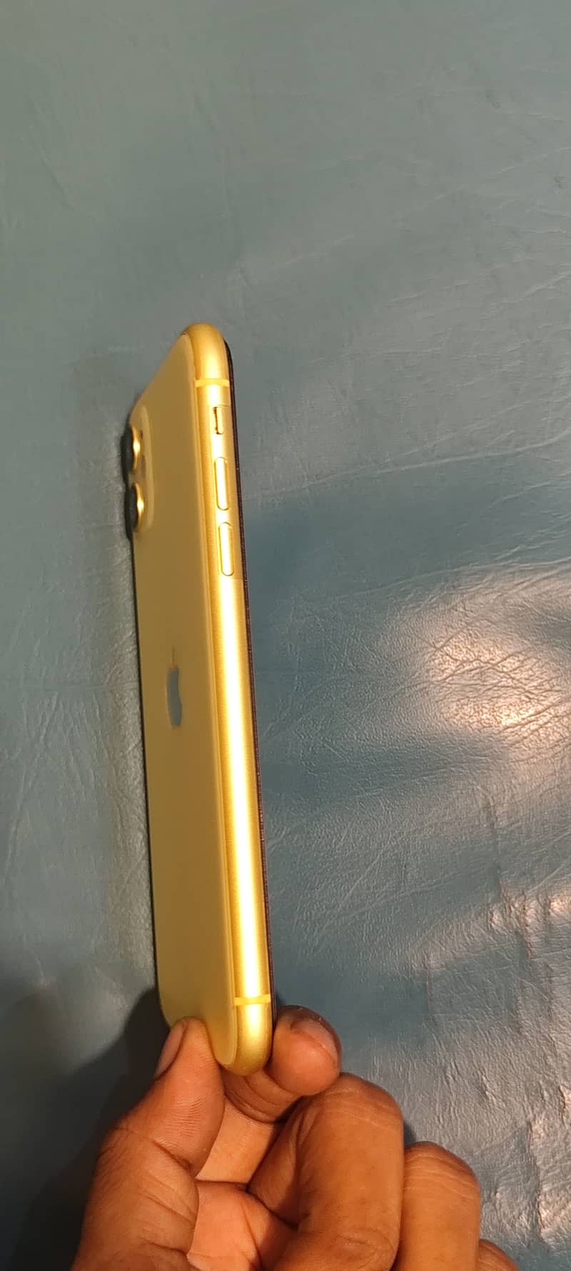 Apple iPhone 11 4