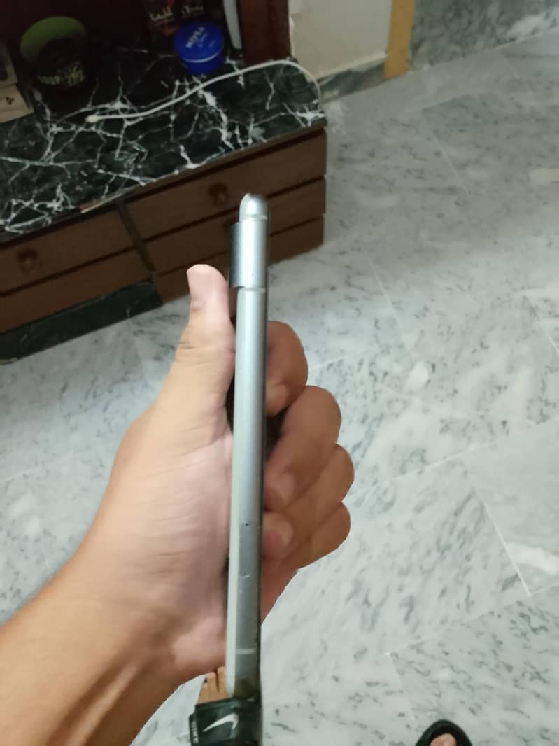 Google Pixel 8 2