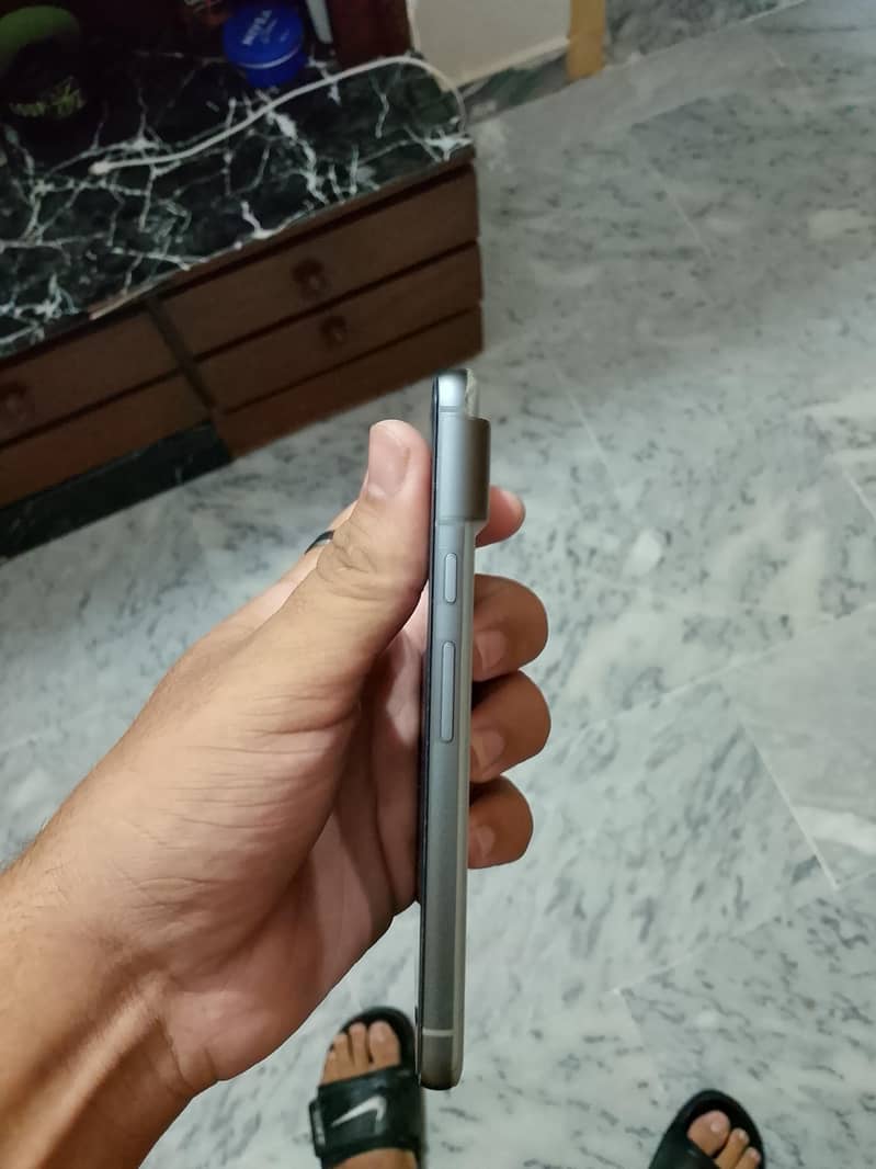 Google Pixel 8 3