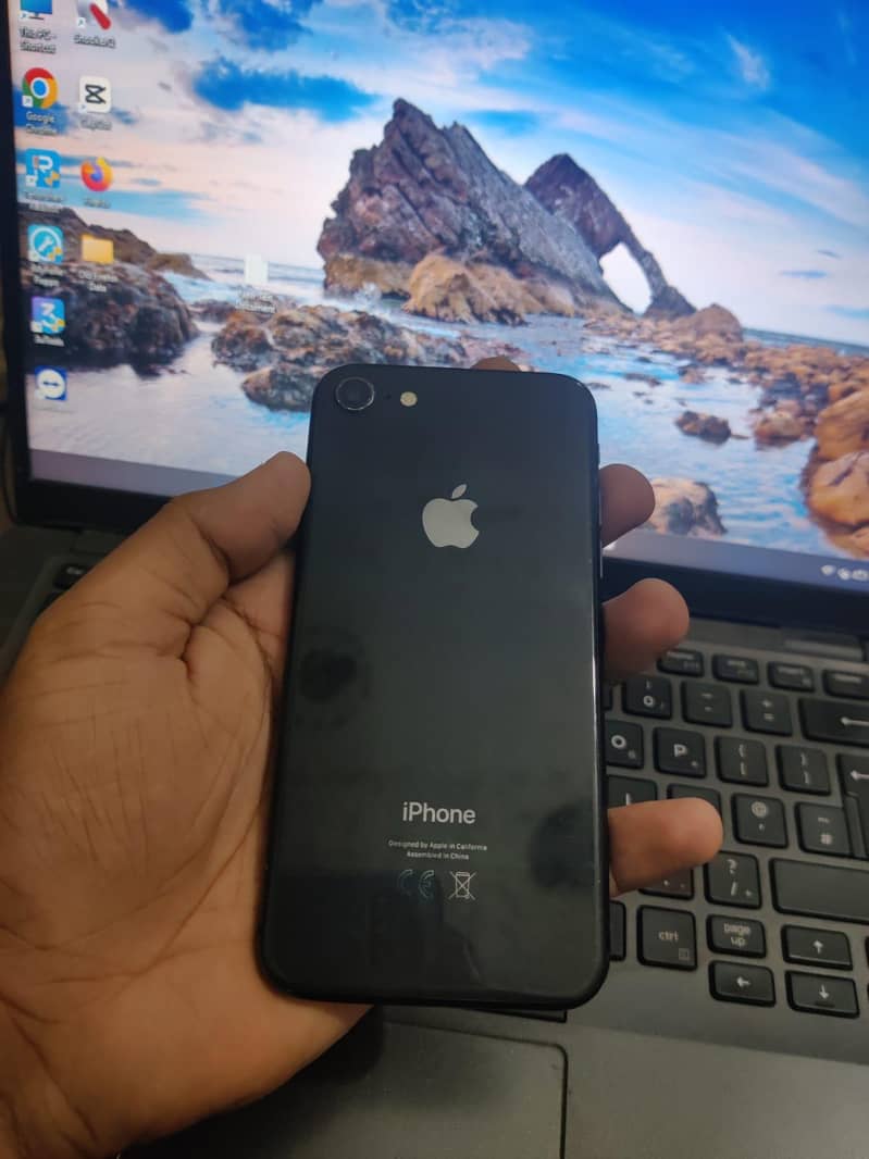 Apple iPhone 8 0