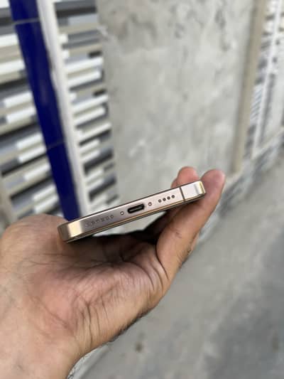 Apple iPhone 16 Pro Max JV