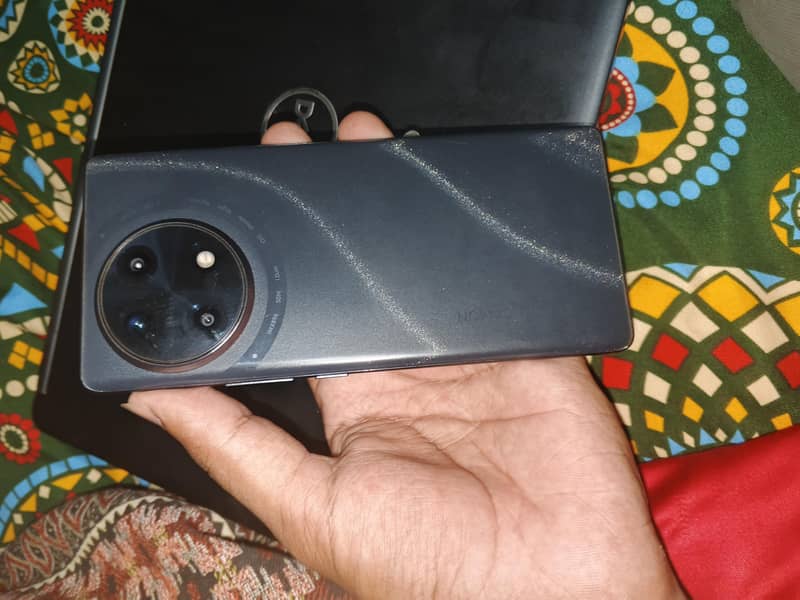 Tecno CAMON 30S 1