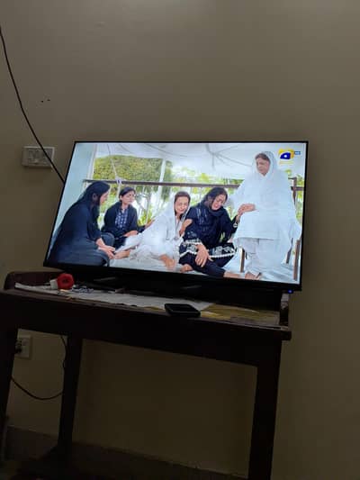 43 inch Smart Android LED TV Bezeles metal frame
