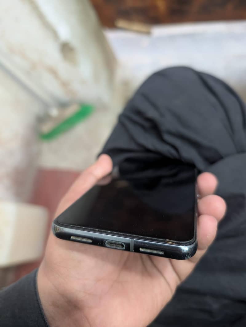 Google Pixel 8 Pro 2
