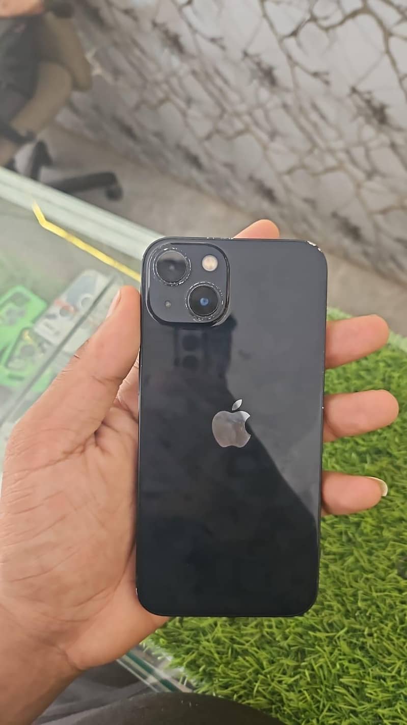 Apple iPhone 13 2