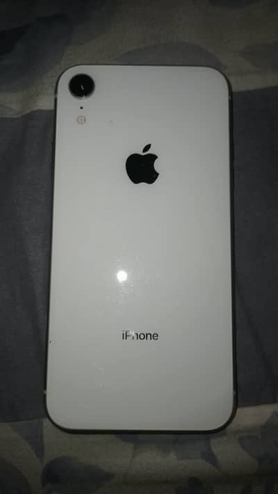 Apple iPhone XR 64 gb ha condition 10.9 bol sakta ho