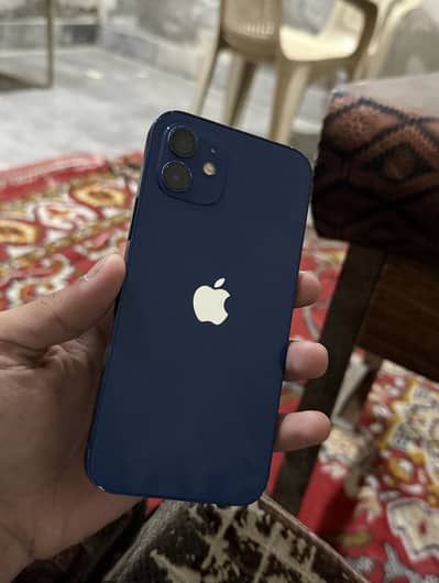 Apple iPhone 12