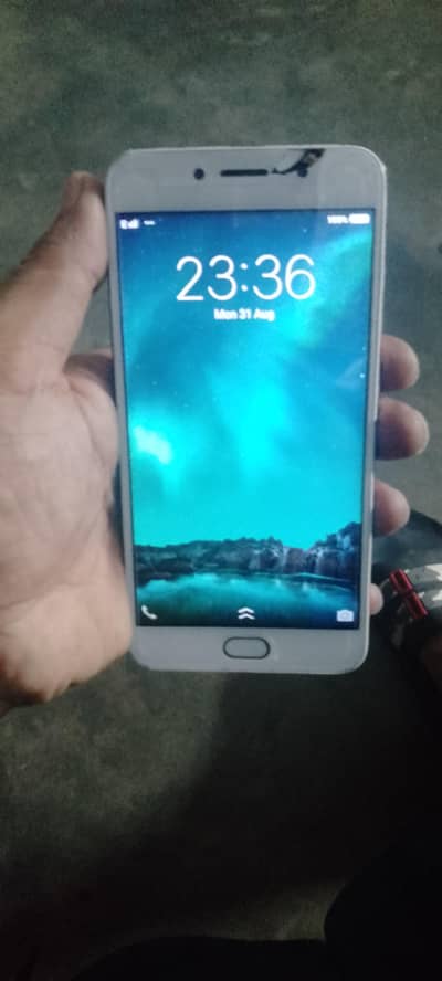 Vivo Y66 touch break hai r cntr button work ni krtaa strip utri hai
